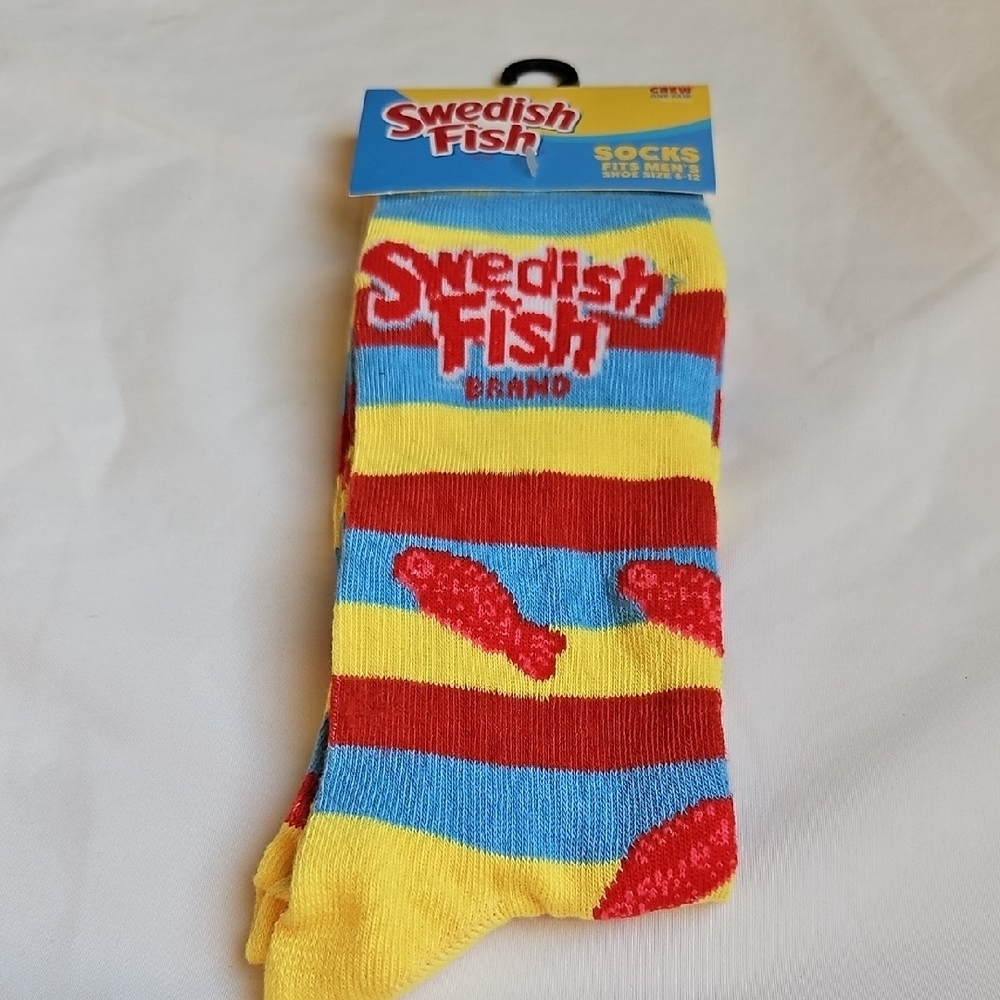SWEDISH FISH Mens Graphic Crew Socks 6-12 NWT